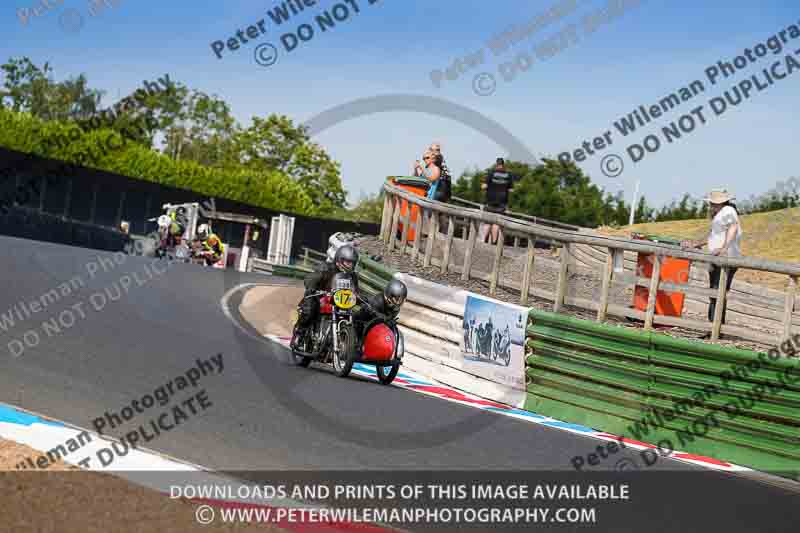 Vintage motorcycle club;eventdigitalimages;mallory park;mallory park trackday photographs;no limits trackdays;peter wileman photography;trackday digital images;trackday photos;vmcc festival 1000 bikes photographs